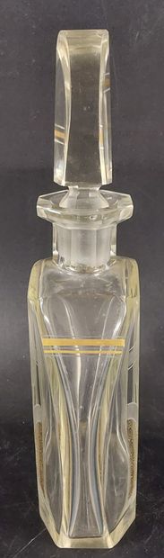ART DECO

Crystal decanter 

Trace of a stamp...