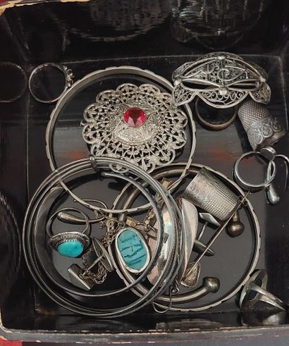 COLLECTION OF COSTUME JEWELRY, MAINLY SILVER...
