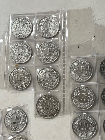 LOT de 72 pièces francs suisse en argent...