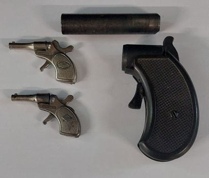 RARE PISTOLET type Adolf Frank 

On y joint...