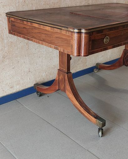 ENGLISH DESK in rosewood veneer with light...