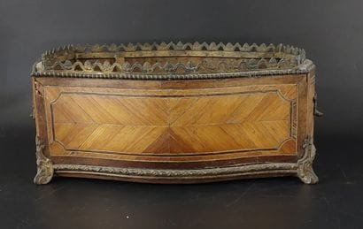 Marquetry PLANTER, curved on all sides, adorned...