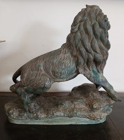 BRONZE

Lion rugissant

Bronze à patine verte...