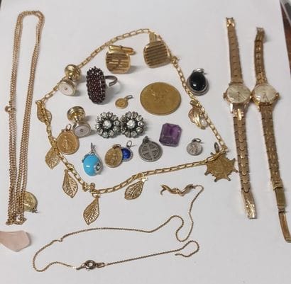 COSTUME JEWELRY SET including ladies' watches,...