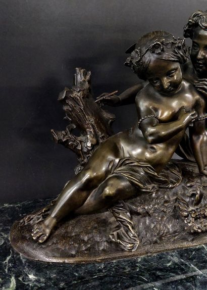 D'après CLODION

Putti

Bronze sur socle...