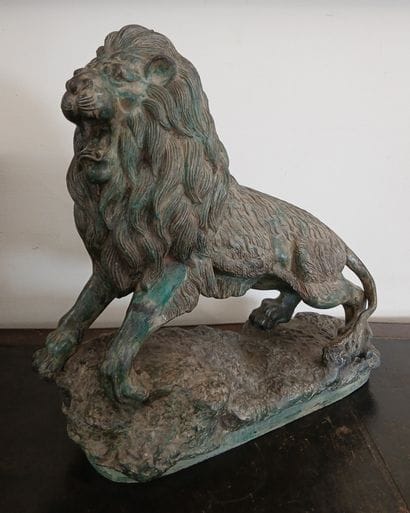 BRONZE

Lion rugissant

Bronze à patine verte...