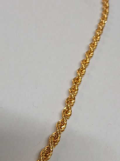 COLLIER maille corde en or 18K

L : 46,5...