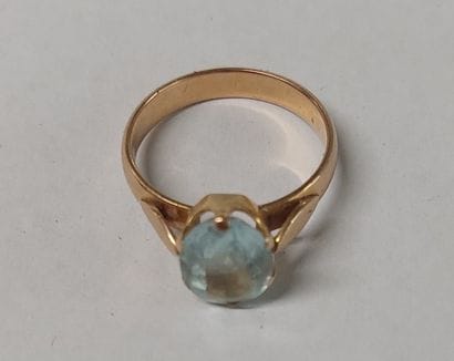 18K Gold Ring with Blue Stone

Size: 51

Weight:...