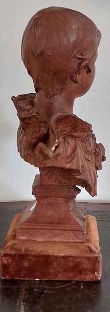 A. CHANNEBOUX 

Buste de jeune femme en terre...