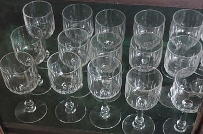 SERVICE DE VERRES en semi-cristal comprenant...