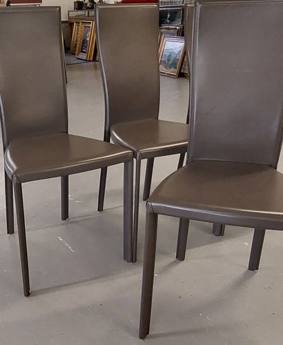 CATTELAN 

Suite de quatre chaises gainées...