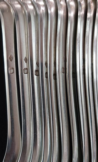 ELEVEN silver fish cutlery pieces

Minerva...