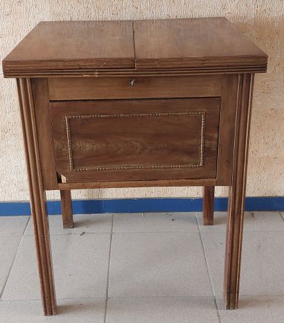 ENGLISH BAR CABINET made of mahogany and...