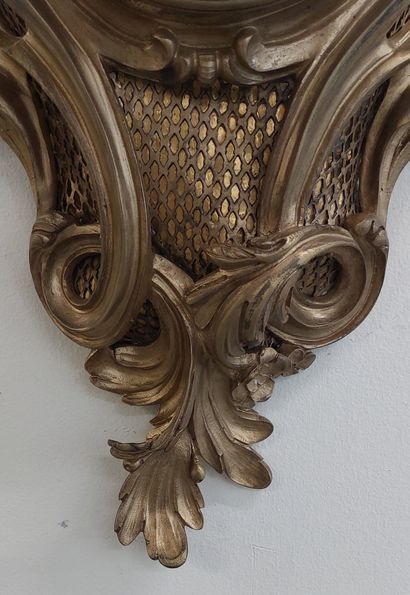 CARTEL D'APPLIQUE en bronze doré à décor...