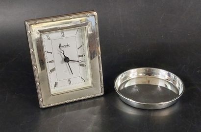 HARRODS

English silver alarm clock

PB:...