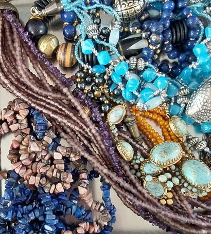 COSTUME JEWELRY SET including:

- necklaces,...
