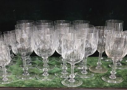 SERVICE DE VERRES en semi-cristal comprenant...