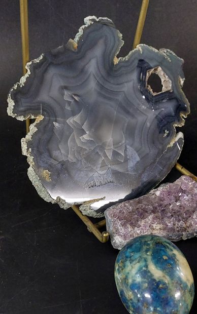 Set of gemstones including:

- 1 Inca obsidian...
