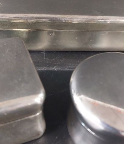 Silver TOILET SET, three pieces

Minerva...