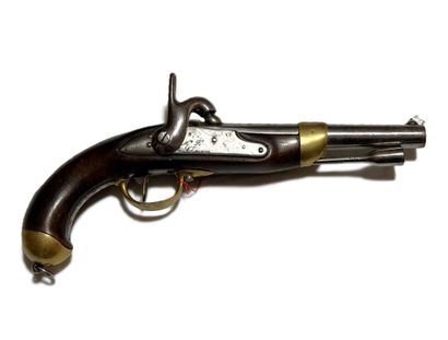 Pistolet modèle an XIII transformé à percussion.
Signé...
