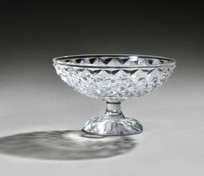 CRYSTAL STANDING BOWL, ENGRAVED WITH DIAMOND-SHAPED...