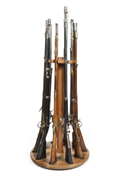 Porte fusil
en chêne circulaire pouvant accueillir...