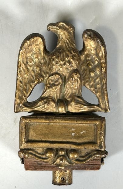Modèle d'aigle de drapeau impérial en métal...
