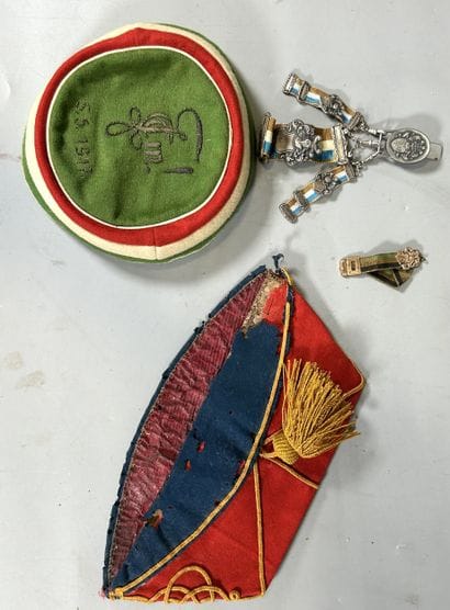 Ensemble de deux coiffes de la seconde guerre...