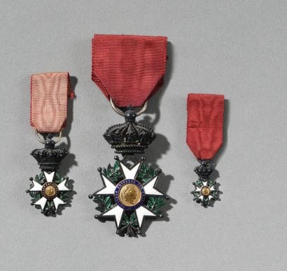 FRANCE 
ORDRE DE LA LEGION D’HONNEUR 
Deux...