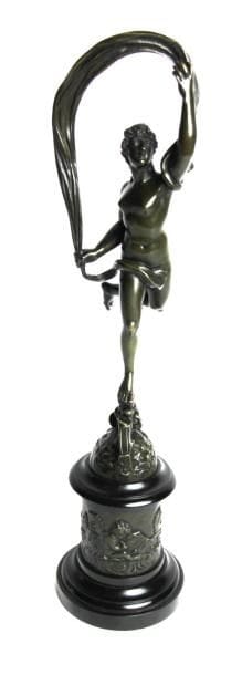 Dans le goût du XIXème siècle
Renommée Bronze...