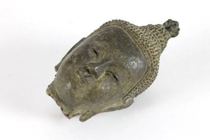BIRMANIE Tête en bronze de Bouddha XIXème...