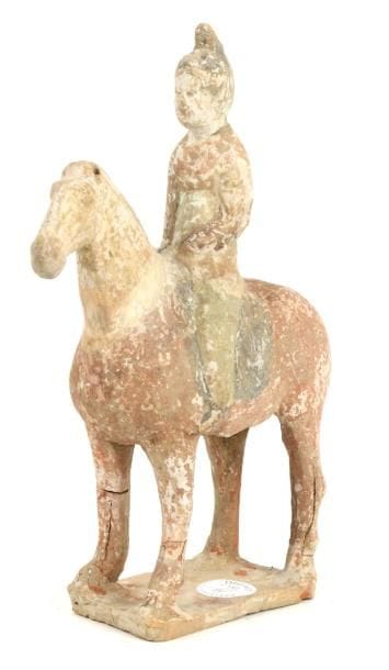 CHINE
Statuette de cavalier en terre cuite...