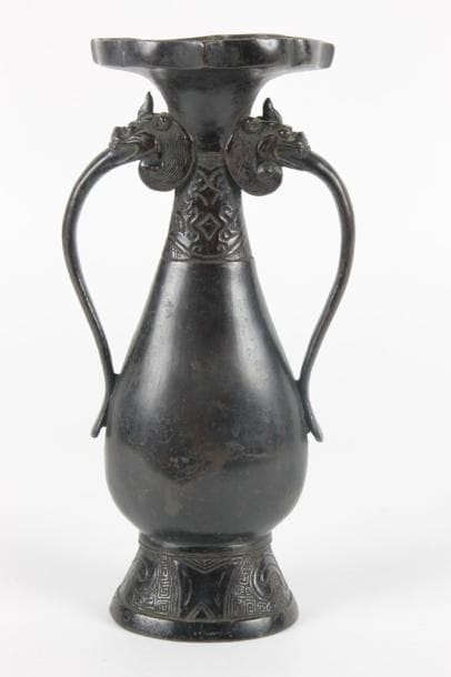 CHINE - XVIIe siècle
Vase de forme balustre...