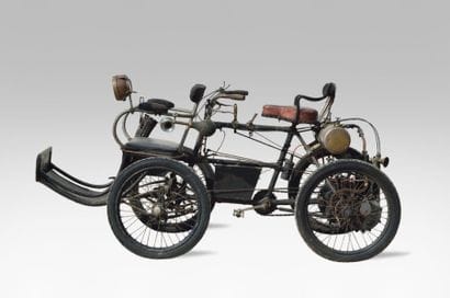 c1901 PHEBUS
Quadricycle à moteur De Dion...