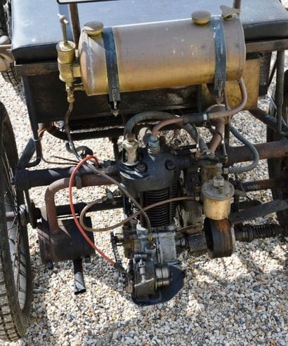c1899 BRUNEAU
Quadricycle à moteur De Dion...