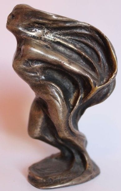 «Femme au voile»
Mascotte signée B. Biega...
