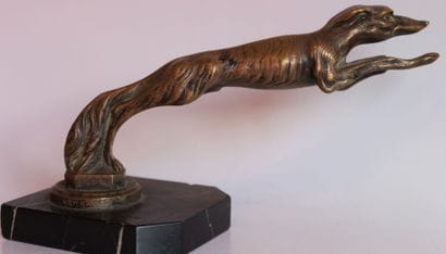 “Lévrier”
Mascotte signée des éditions Armancel....