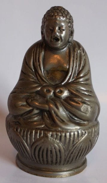 “Poutaï- Dieu de la chance”
Mascotte avec...