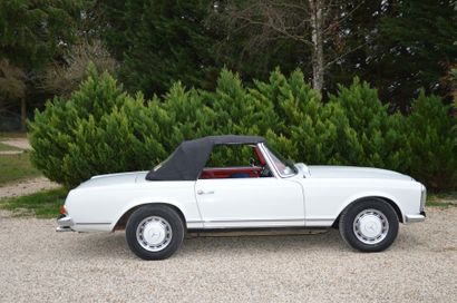 1971 MERCEDES BENZ 280 SL 
Châssis n° 11304410022769
Carte...