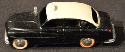 DINKY TOYS
Ford Vedette (24X)