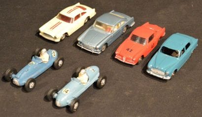 DINKY TOYS
Peugeot 403 (24B), Alfa Romeo...