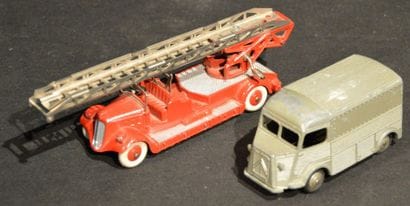 DINKY TOYS
Citroën 1200K (25C), Delahaye...