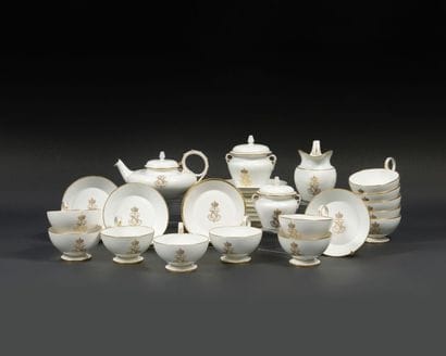 SÈVRES
Service des bals Service en porcelaine...