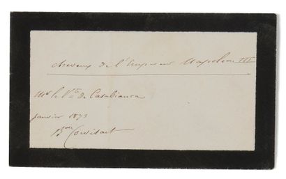 [NAPOLEON III]. MECHE DE CHEVEUX, contenue...