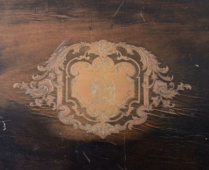 NECESSAIRE DE TOILETTE PROVENANT DE LAETITIA...