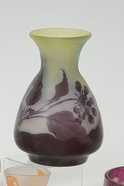 ETABLISSEMENTS GALLE Grand vase en verre...