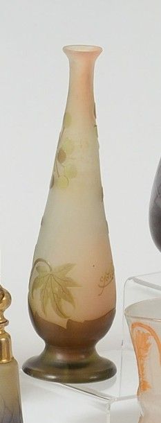 ETABLISSEMENTS GALLE Vase soliflore en verre...