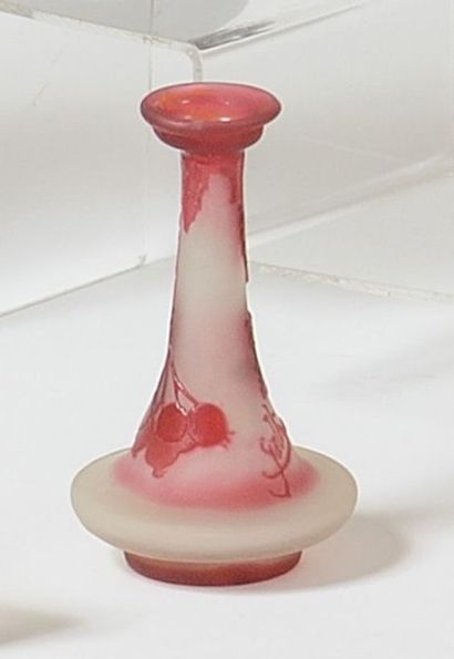 ETABLISSEMENTS GALLE Petit vase soliflore...
