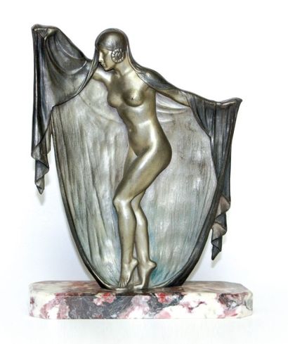 ARMAND LEMO Danseuse nue à la draperie Bronze...