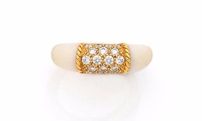 VAN CLEEF AND ARPELS BAGUE en or jaune et...